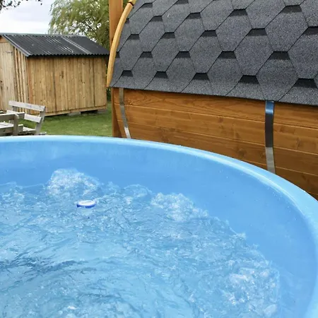 Feriehus Ferienhaus-mit-aussenwhirlpool-saunatonne-und-drei-terrassen *